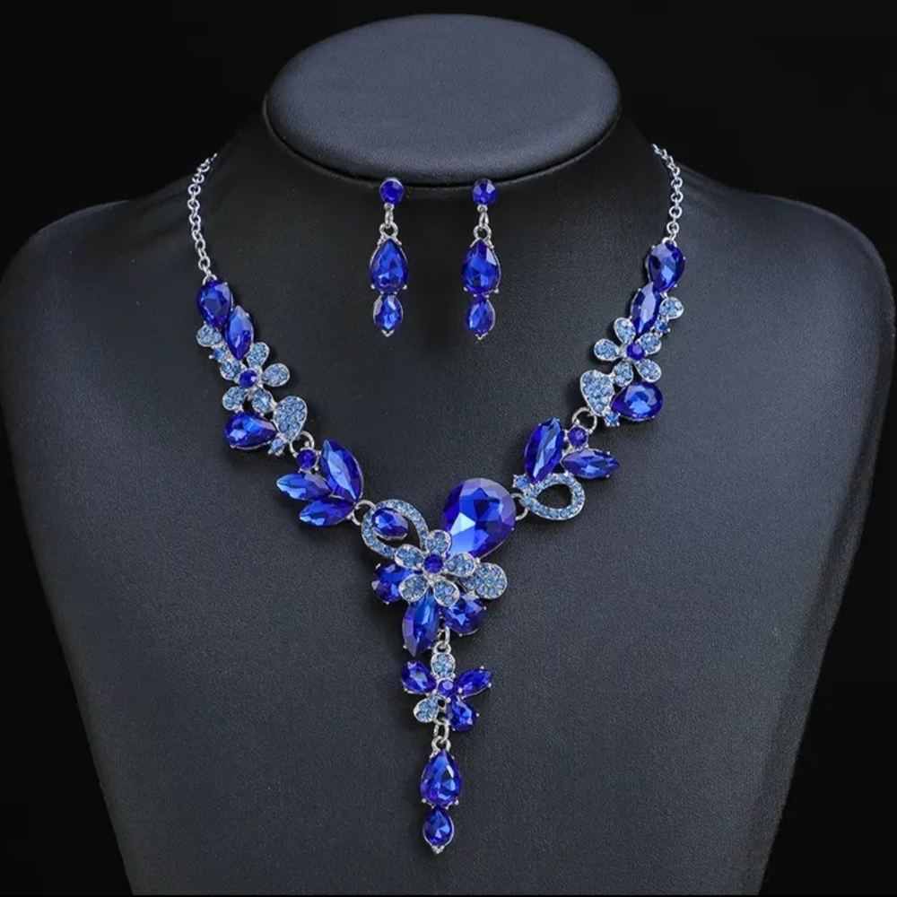 Elegant Blue Crystal Necklace and Earring Set